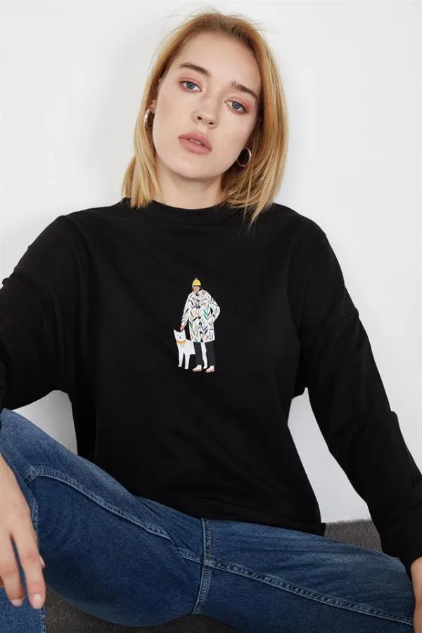 Kadın Siyah Figür Baskılı Sweatshirt